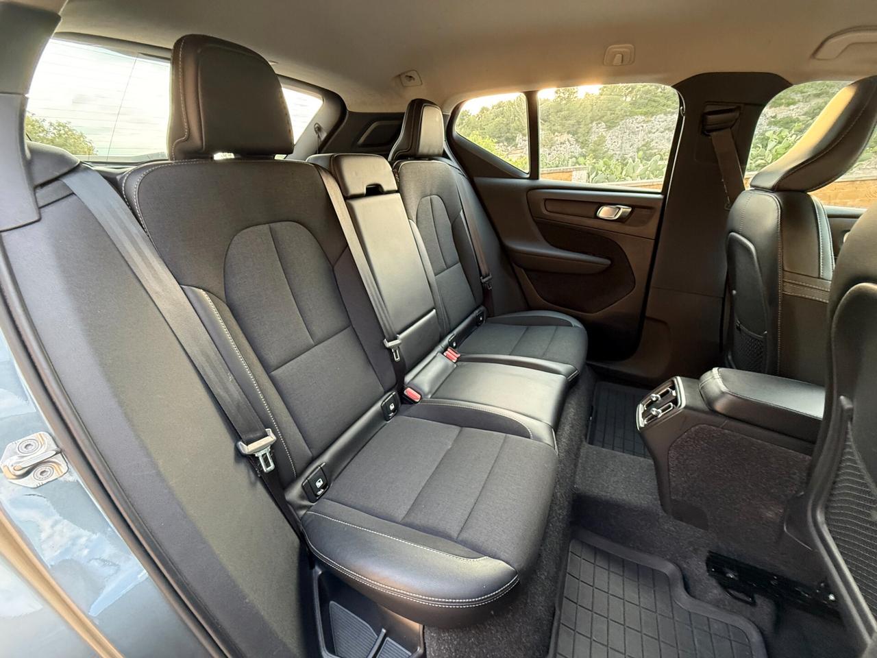 Volvo XC40 D4 AWD/2.0 150 CV/CERCHI 19"/TAGLIANDI VOLVO