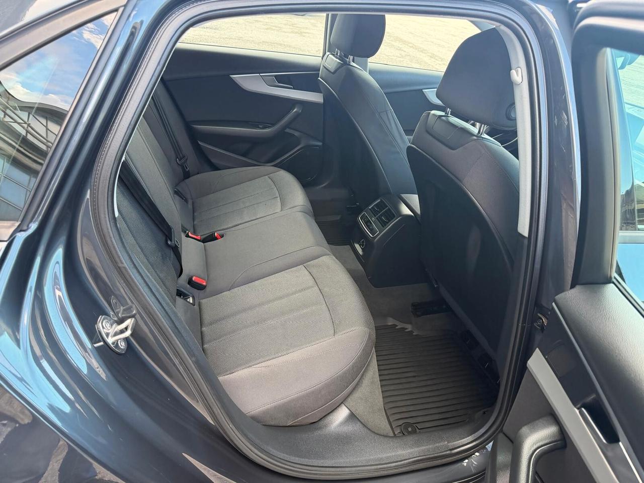 Audi A4 2.0 TDI 150 CV S tronic Sport