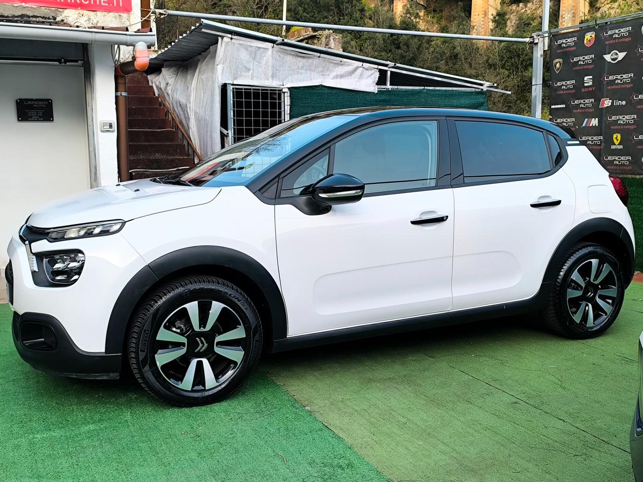 Citroen C3 1.2 Automatica PureTech 110 cv Shine