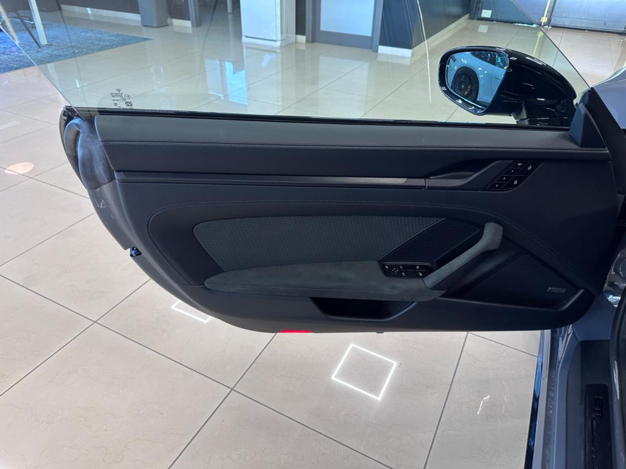 Porsche 911 Coupe 3.6 Carrera 4 GTS auto