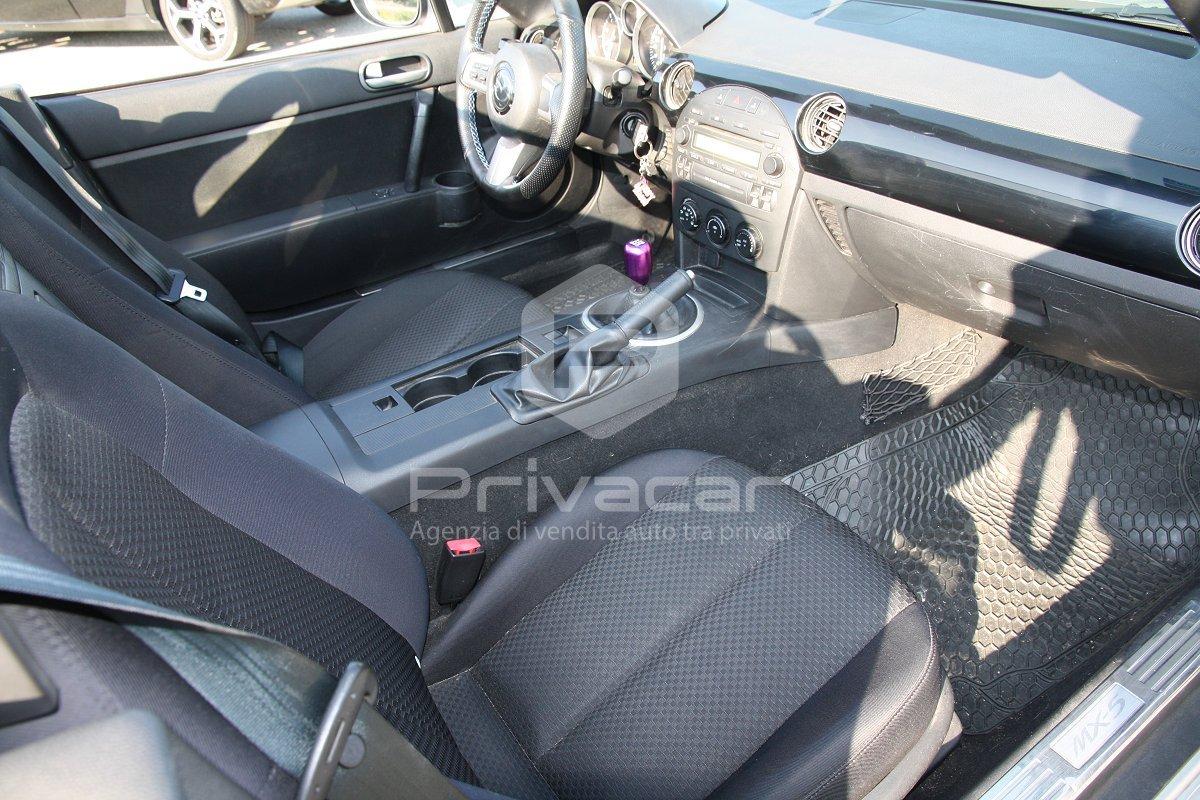 MAZDA MX-5 Roadster Coupé 1.8L Fire