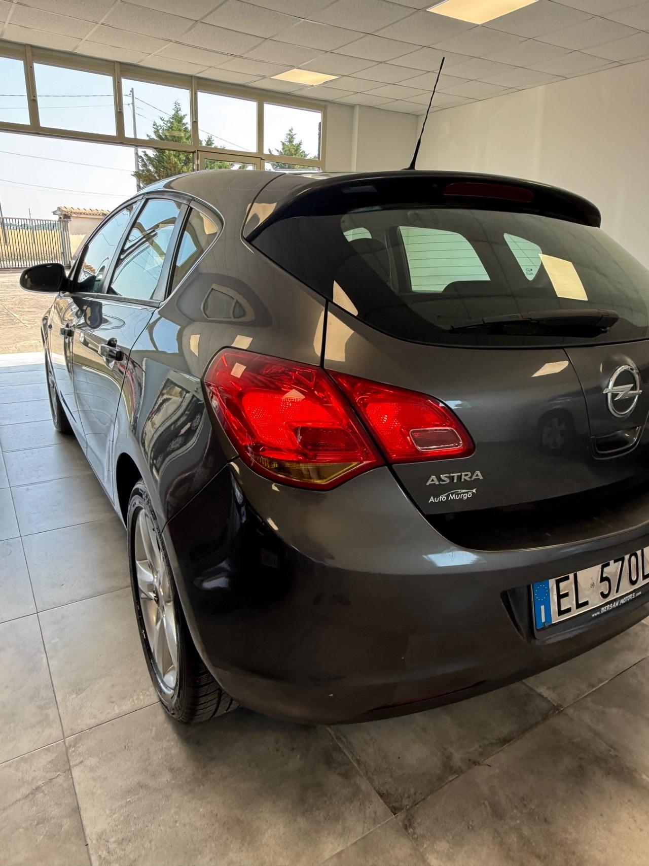 Opel Astra 1.7 CDTI 110CV 5 porte Edition
