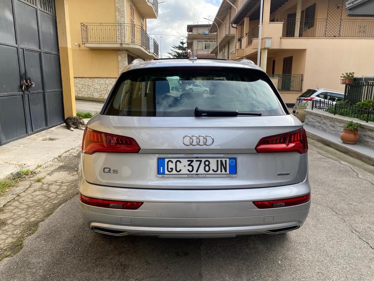 Audi Q5 40 TDI quattro S tronic Sport tetto panoramico