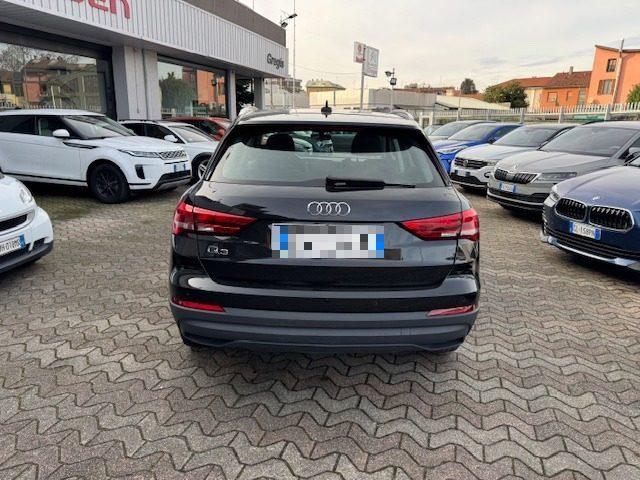 AUDI Q3 35 TDI S tronic Business