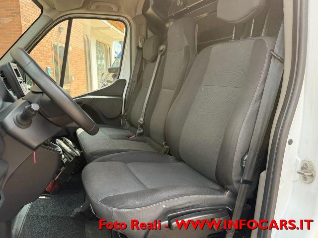 RENAULT Master T35 2.3 dCi 135 CV PASSO LUNGO