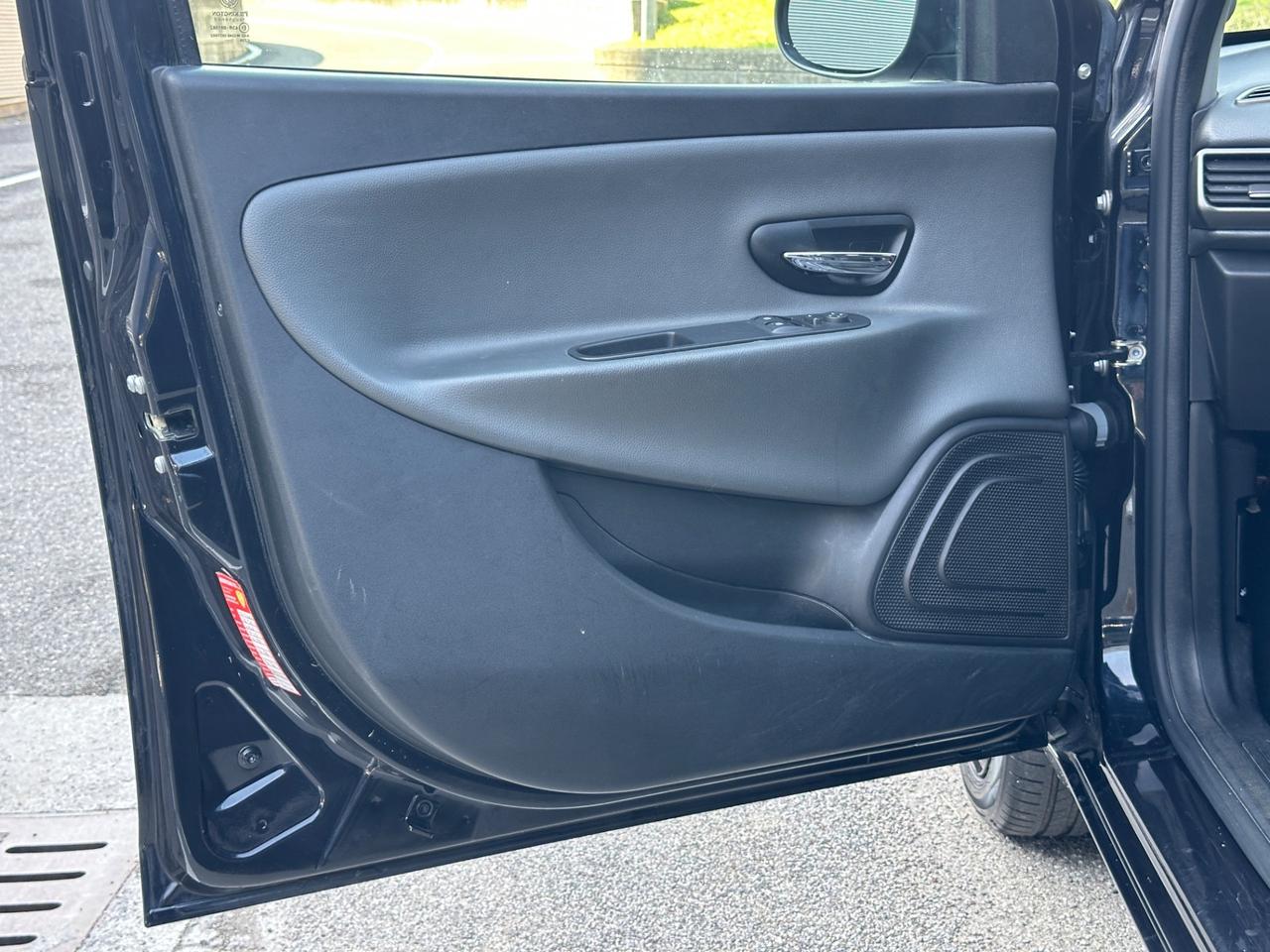 Lancia Ypsilon 1.2 69 CV 5 porte S&S Gold