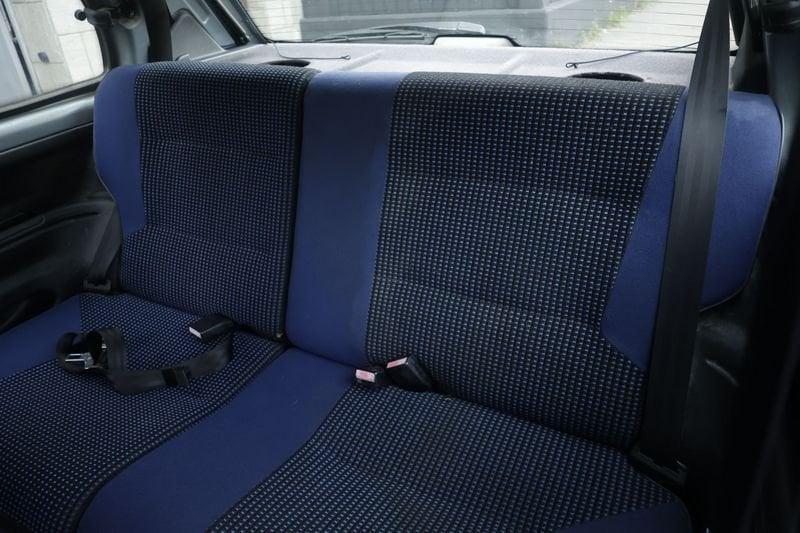 Peugeot 106 Peugeot 106 1.5 diesel cat 3 porte Open 42KW ANNO 2002