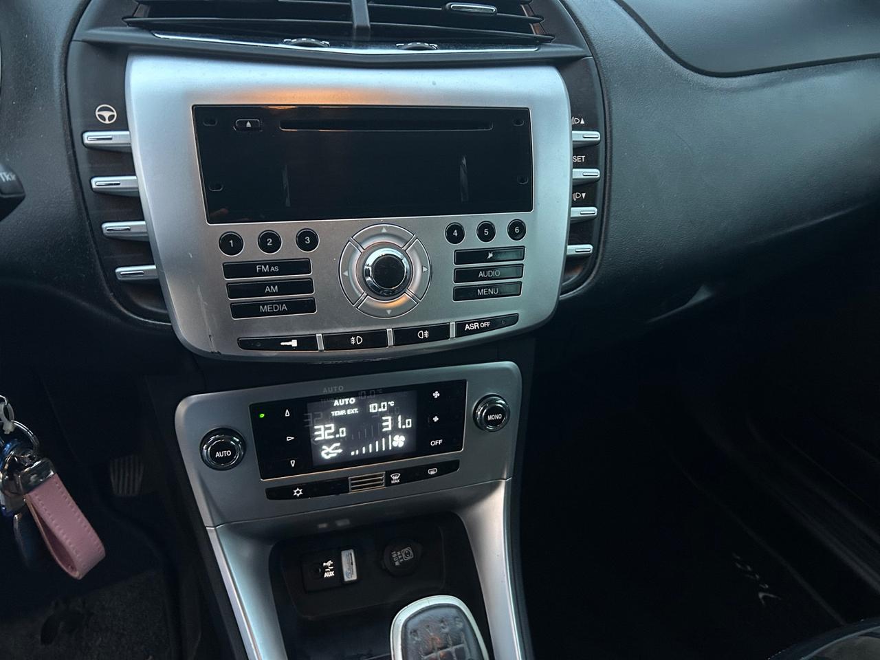 Lancia Delta 1.6 MJT DPF 105 CV Silver