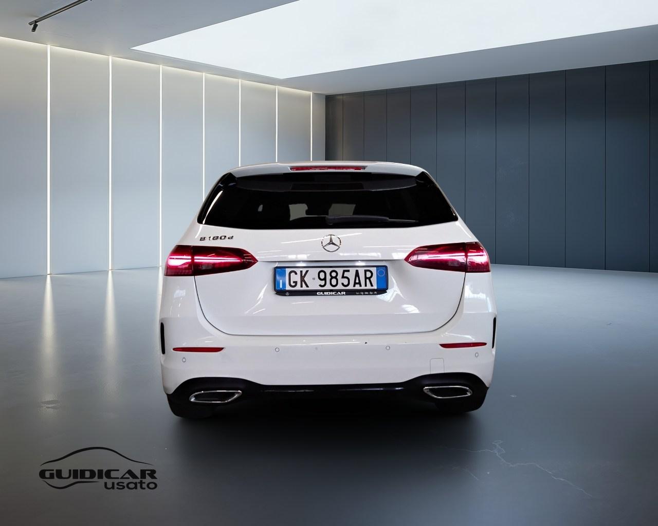 Mercedes-Benz Classe B - W247 2023 - B 180 d AMG Line Advanced Plus auto