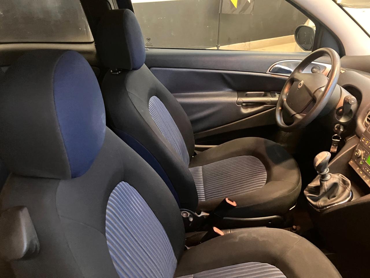 Lancia Ypsilon 1.4 16v Platino NEOPATENTATI