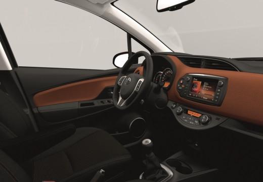 TOYOTA Yaris III 2015 - Yaris 5p 1.5h Active my16