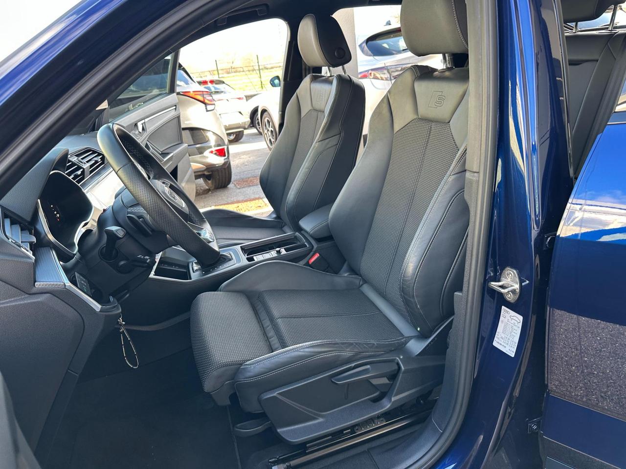 Audi Q3 Sportback 35 2.0 tdi Identity Black s-tronic