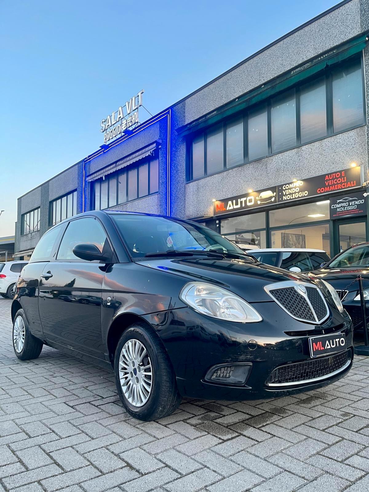 Lancia Ypsilon 1.2 Argento OK NEOPATENTATO