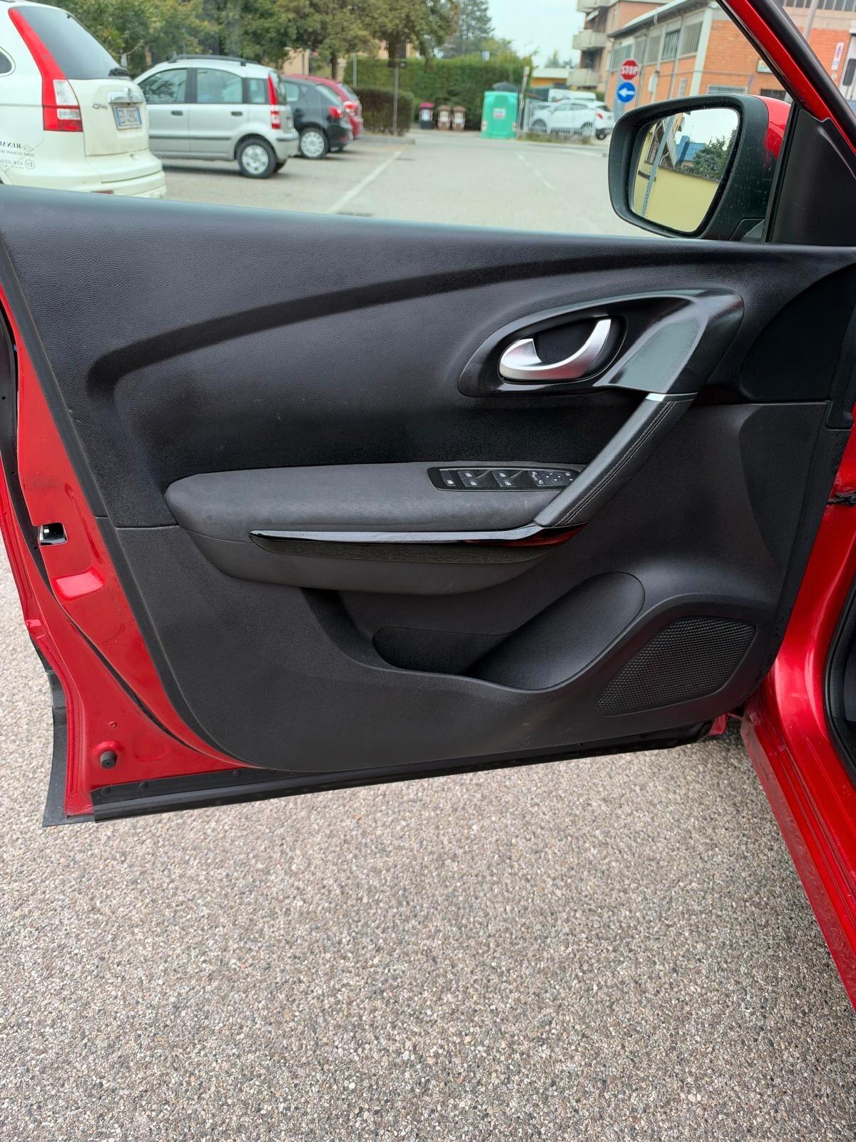 Renault Kadjar 1.5 dci - NEOP. - NAV. - 12 MESI DI GARANZIA -