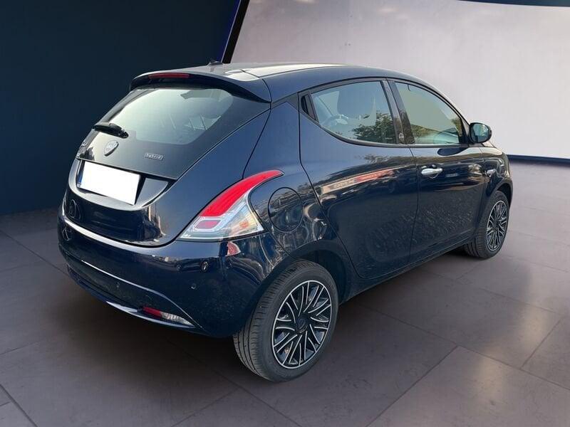 Lancia Ypsilon III 2015 1.0 hybrid Gold s&s 70cv