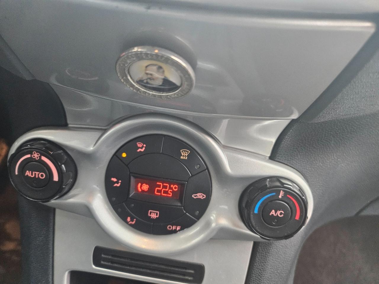 Ford Fiesta 1.4 Bz.- GPL Titanium NEOPATENTATI