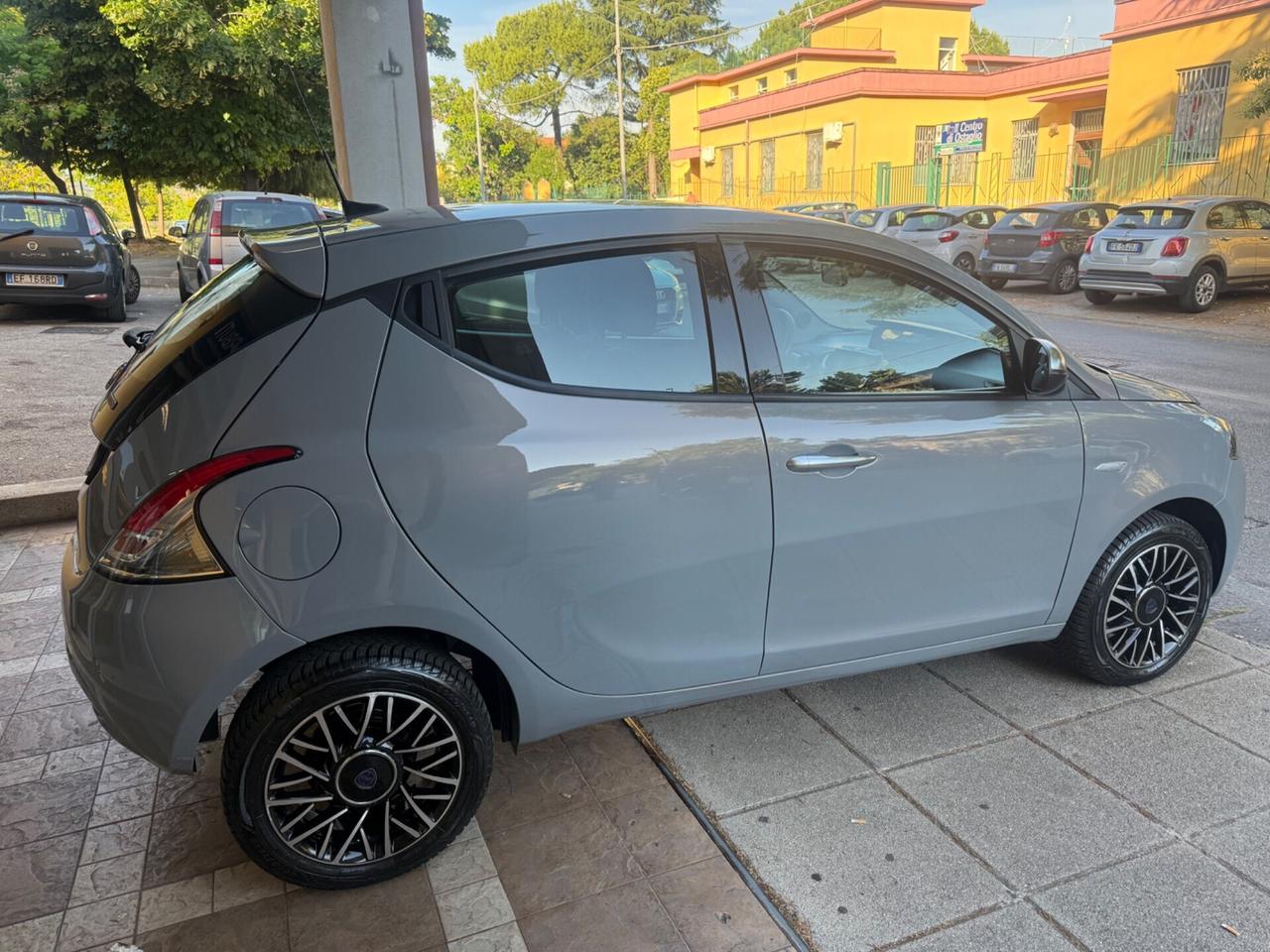 Lancia Ypsilon 2021 - 1.0 69cv S&S Hybrid Ecochic UnYca