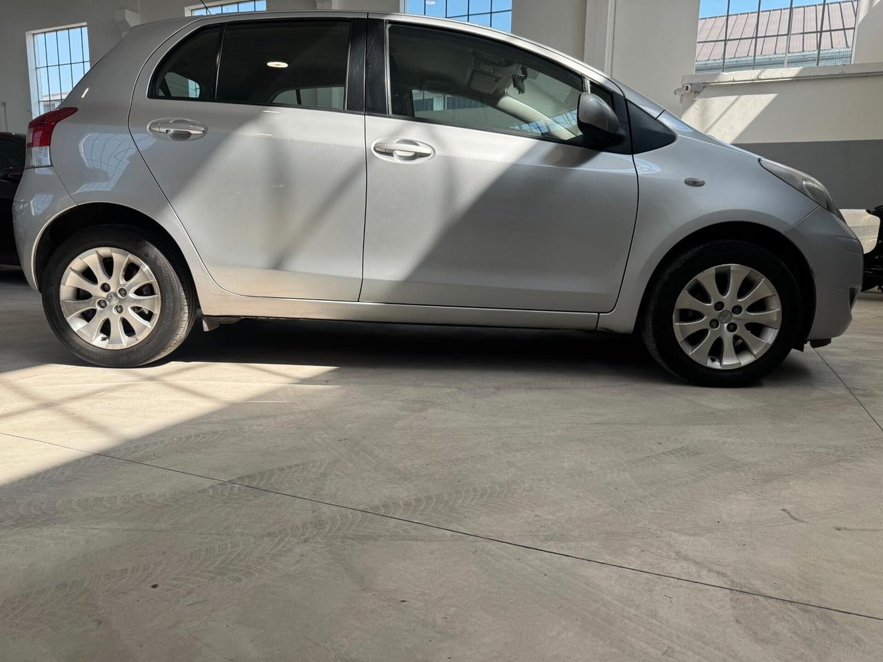 Daihatsu Charade 1.3 B You Five TOYOTA YARIS