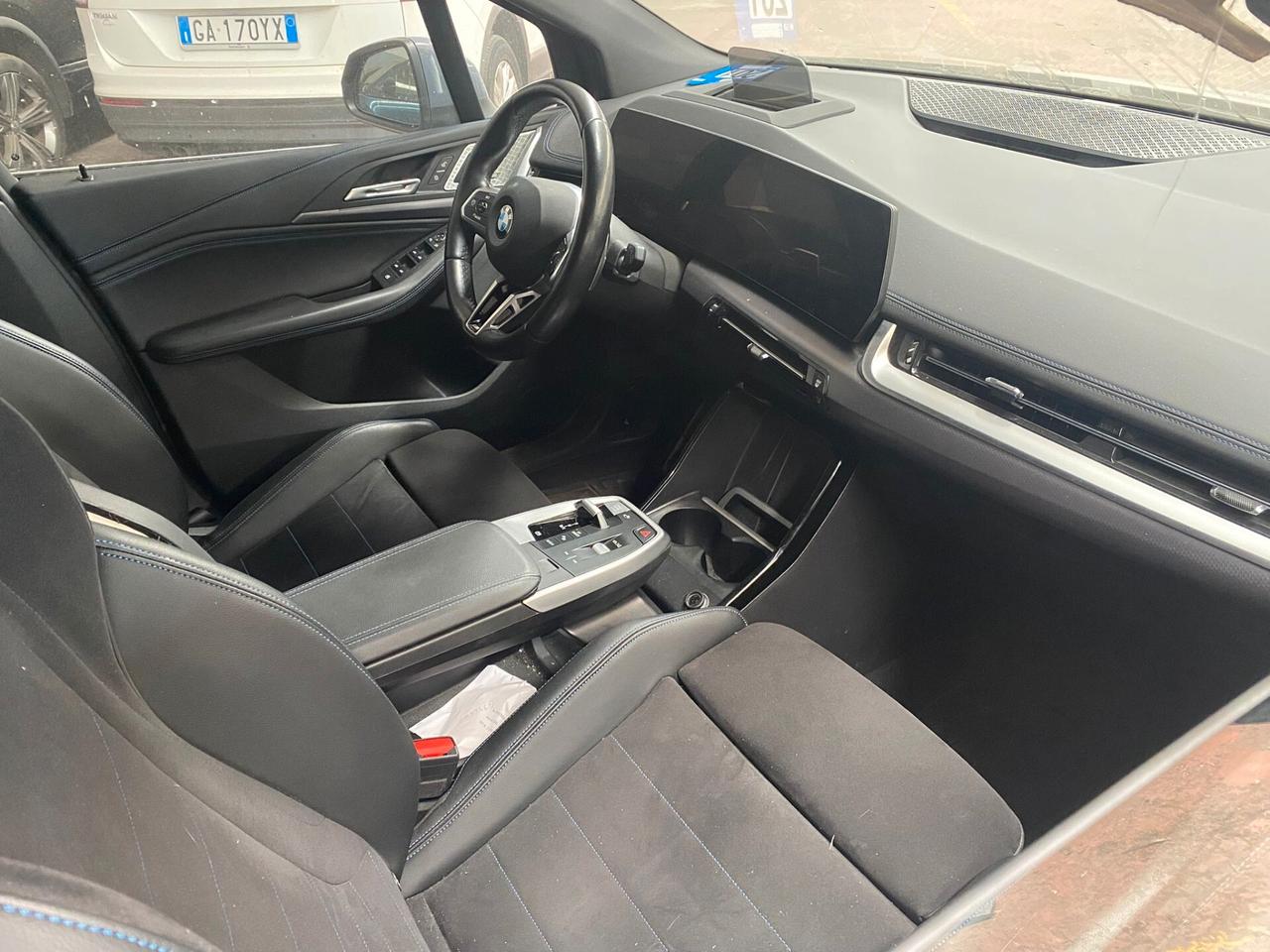 BMW 220 i 220i Active Tourer mhev 48V auto START