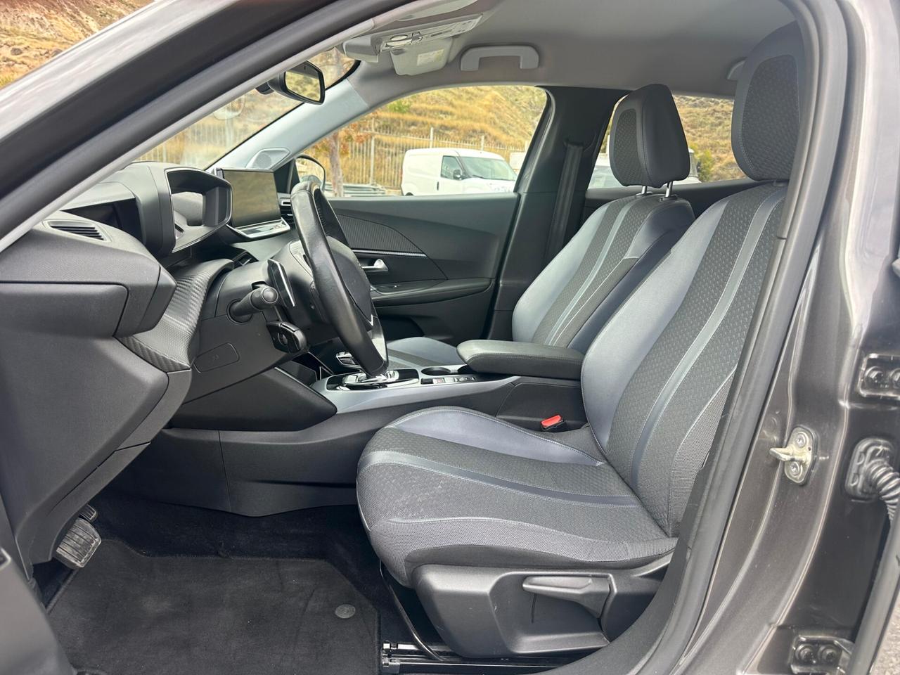 Peugeot 2008 BlueHDi 100 S&S Allure Navi Pack