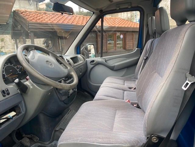 MERCEDES 616 CDI CON GRU