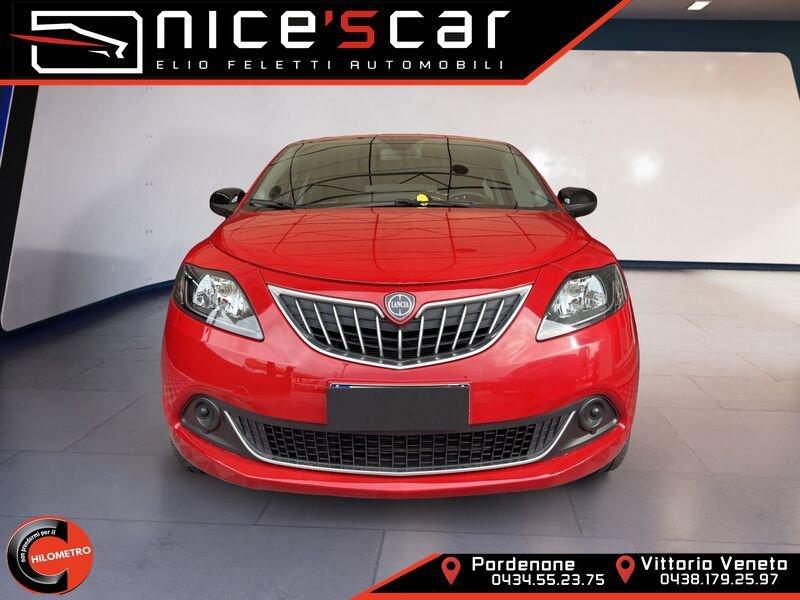 Lancia Ypsilon 1.0 FireFly 5 porte S&S Hybrid Ecochic Silver