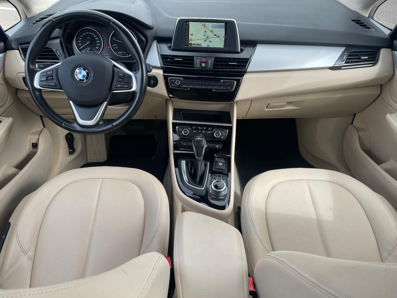 Bmw 218d Active Tourer Luxury auto-NAVI-RETRO-PELLE