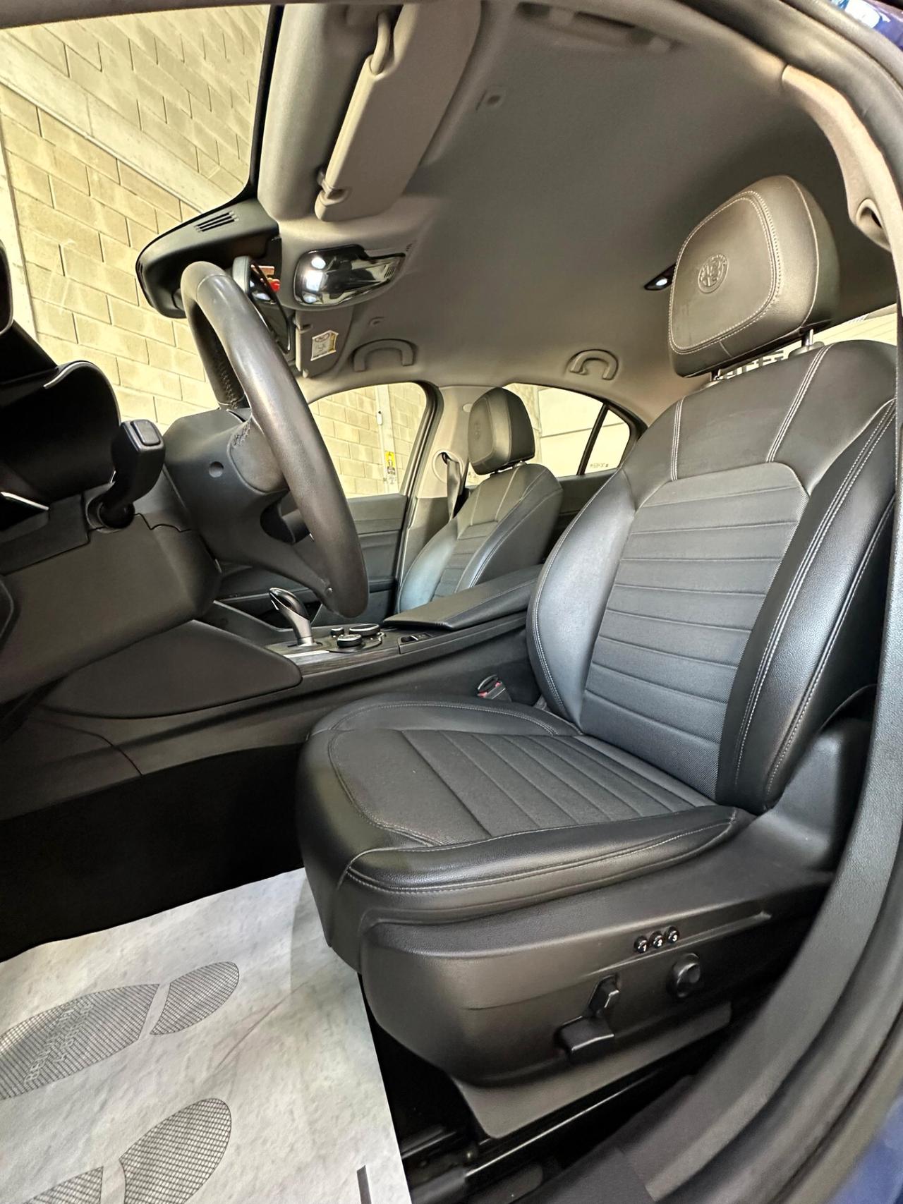 Alfa Romeo Giulia 2.2 Turbodiesel Q4 190 CV AT8 Lusso