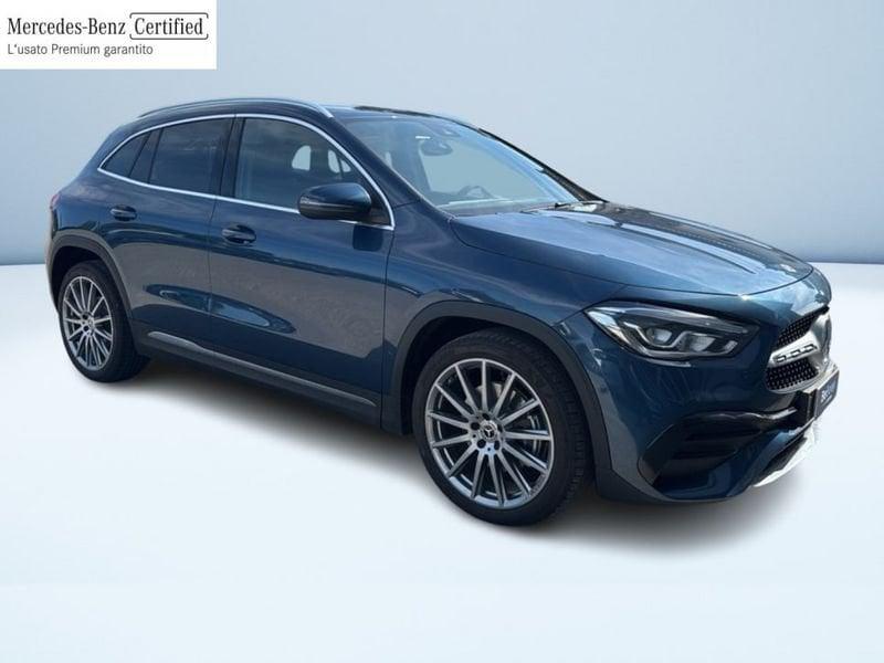 Mercedes-Benz GLA 200 D PREMIUM AUTO