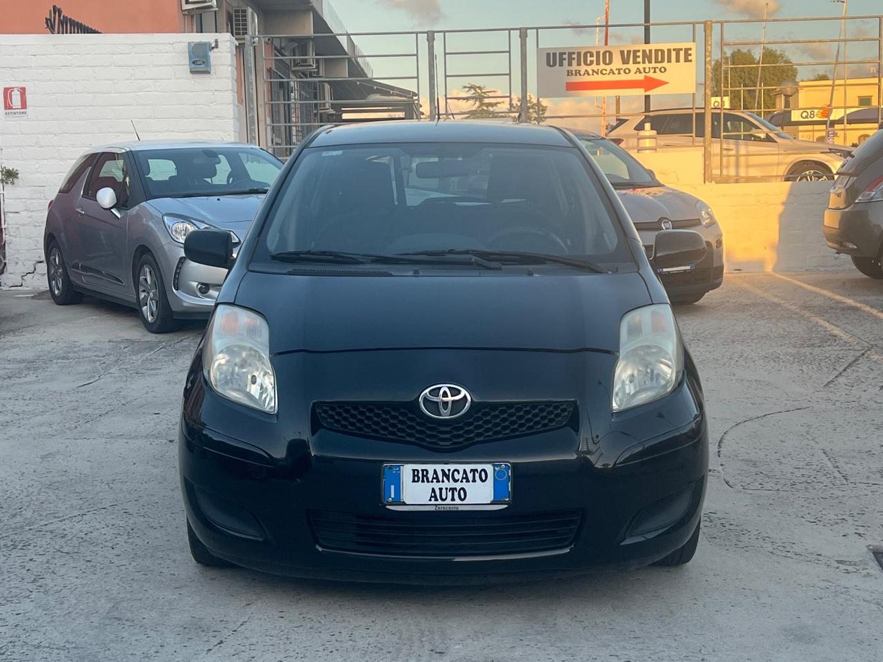 Toyota Yaris 1.0 5 porte