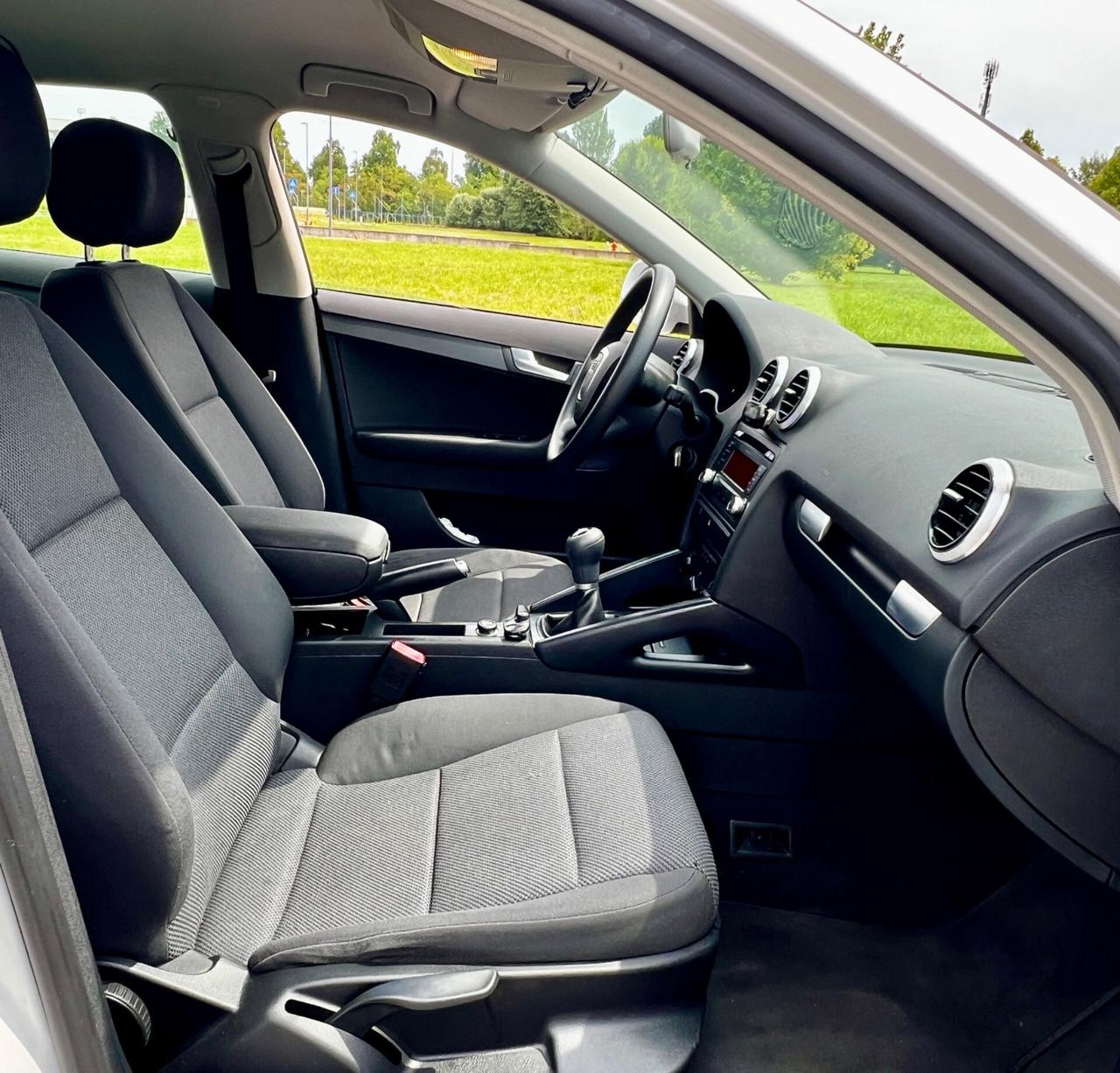 Audi A3 SPB 1.6 TDI 105 CV CR Ambition