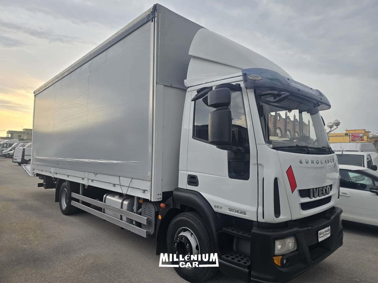 EUROCARGO 120E25 CENTINATO 7,40 SPONDA 2012