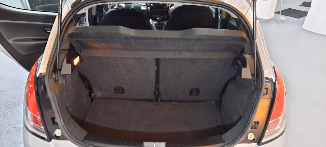 Lancia Ypsilon 1.2 69 CV 5 porte S&S Platinum