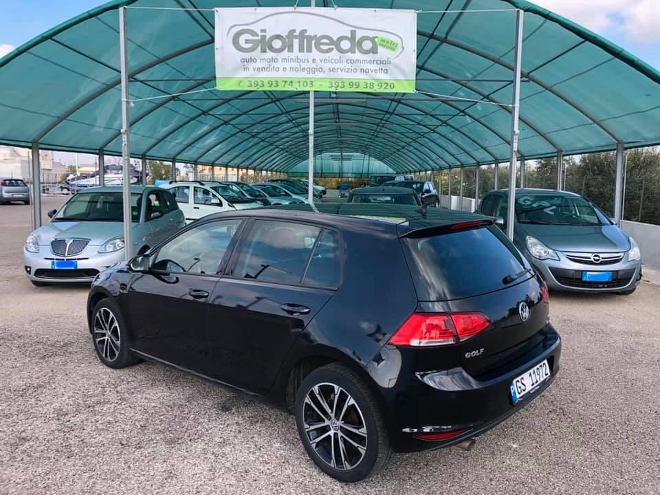 Volkswagen Golf 1.6 TDI Lounge 110 cv 5p.