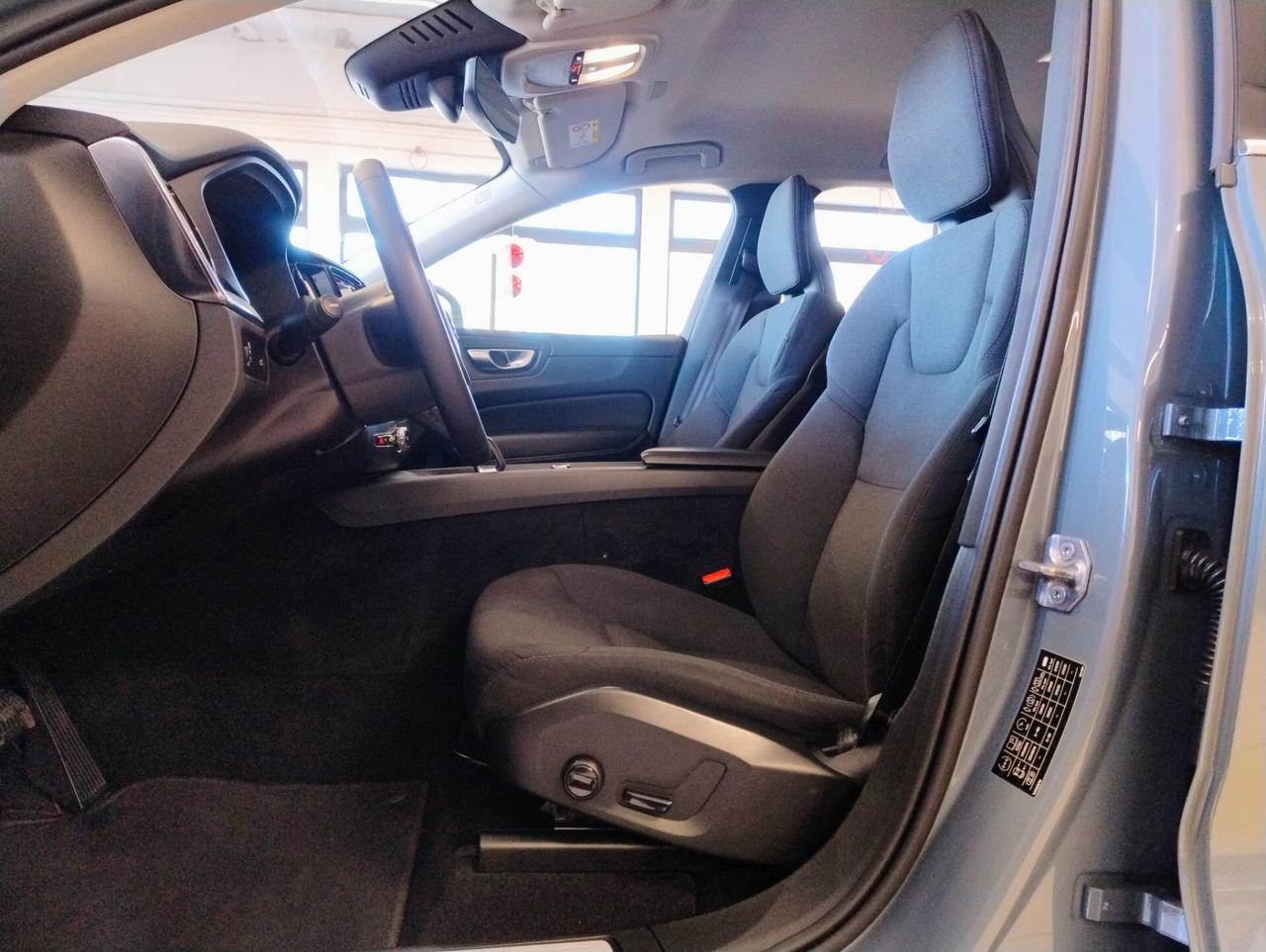 VOLVO XC60 2.0 B4 Geartronic Momentum *LED*CARPLAY*KEYLESS