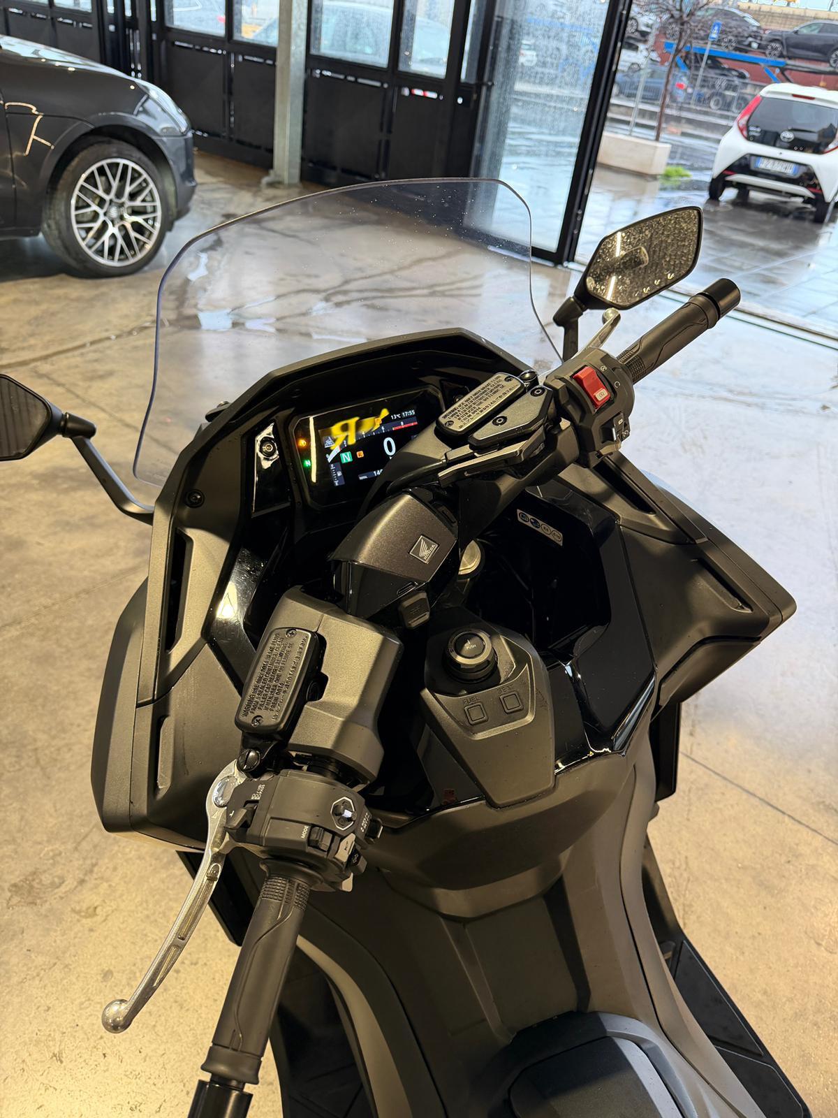 Honda Forza 750 2025