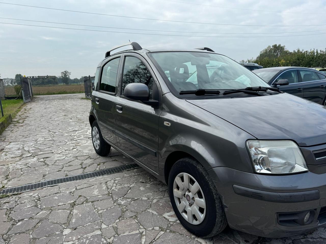 Fiat Panda 1.2 Emotion neopatentato (grandinata)