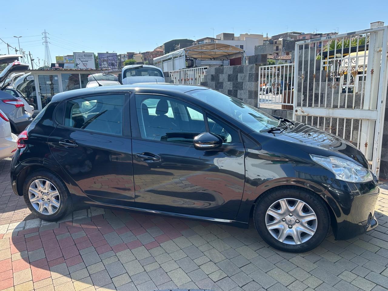 Peugeot 208 1.4 HDi 68 CV 5 porte Active