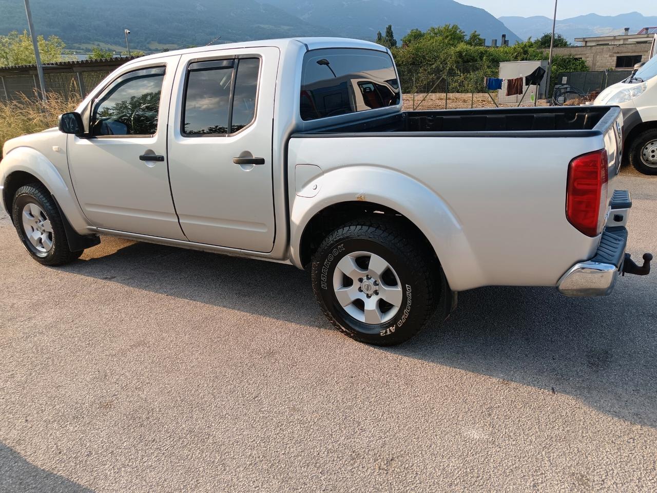 nissan navara doppia cab.