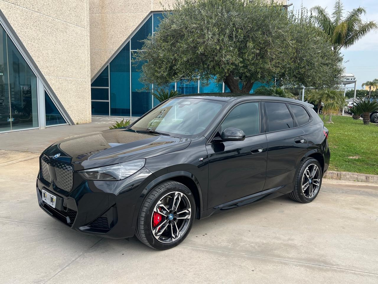 Bmw IX1 eDrive 20 Msport Pro possibilità noleggio no scoring