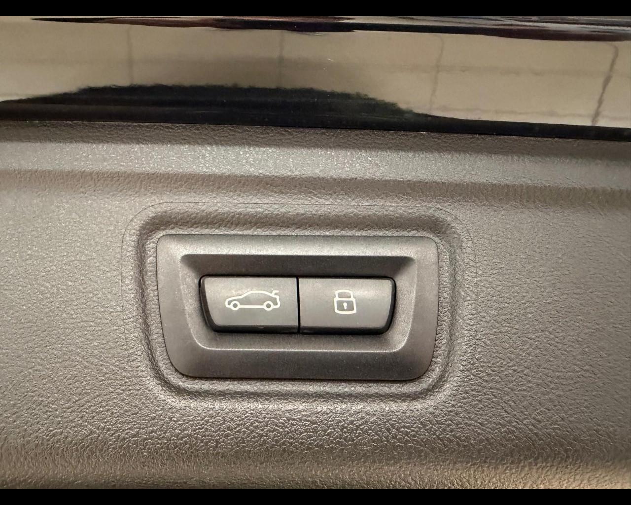 BMW Serie 3(G20/1-80/1) - 330d 48V xDrive Touring Msport