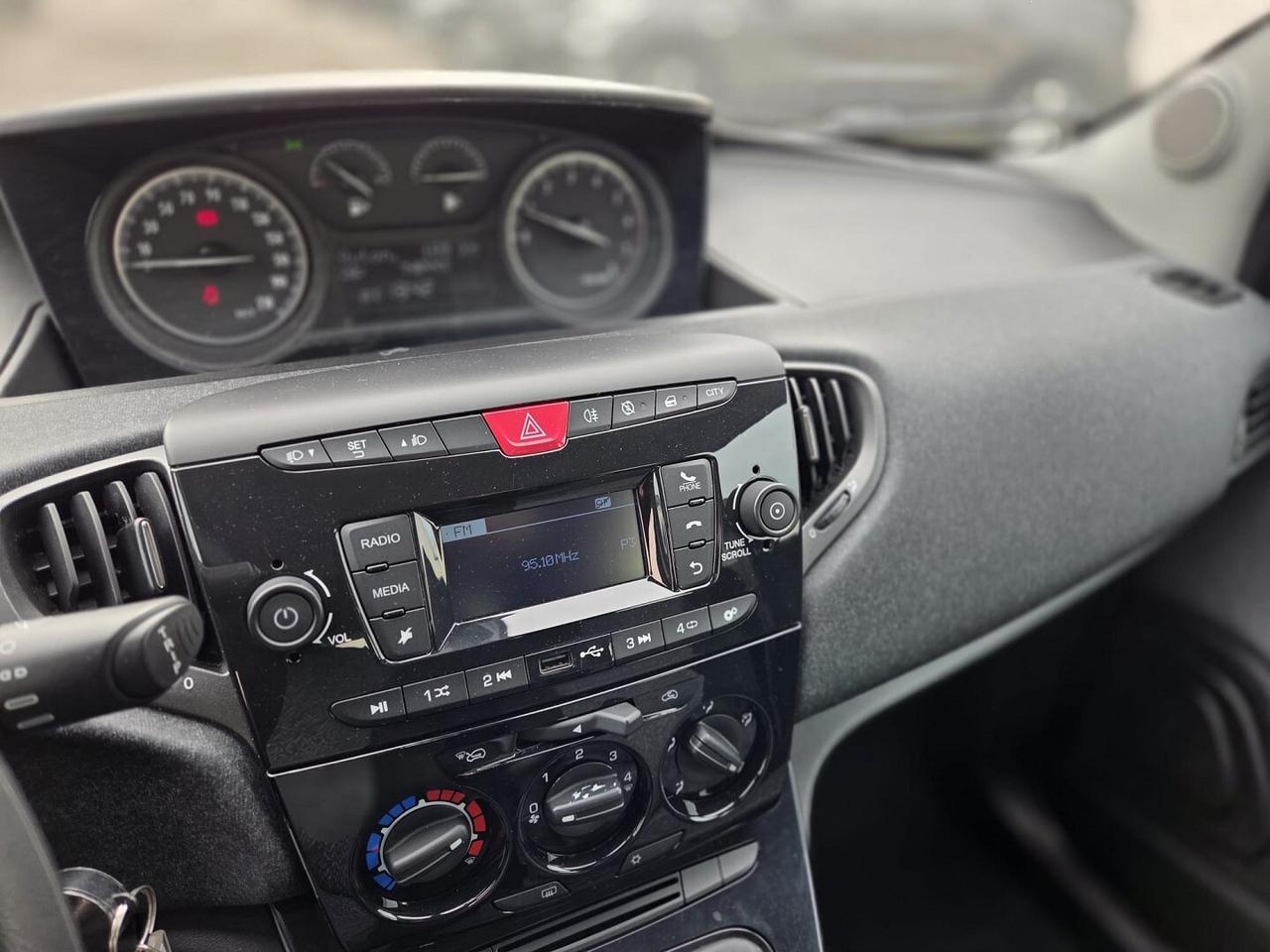 LANCIA YPSILON 1.0 5P S&S HYBRID ALBERTA FERRETTI