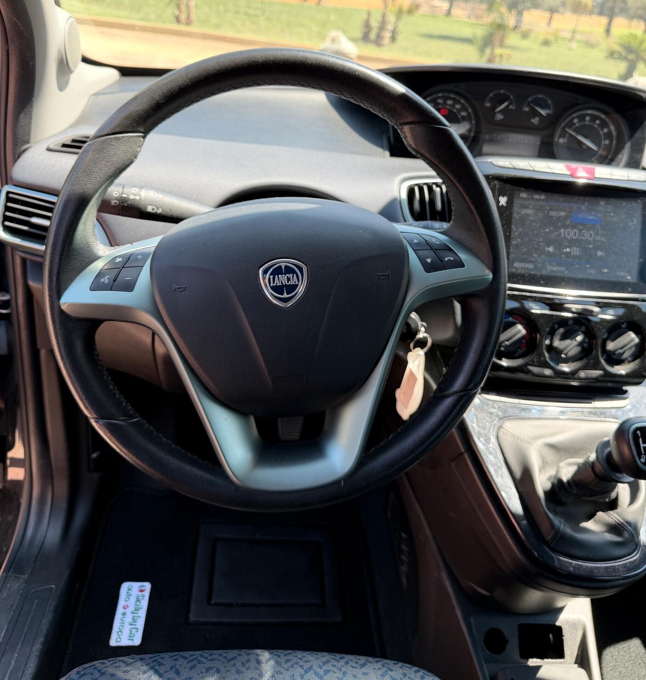 Lancia Ypsilon 1.0 Hybrid Gold | Compatta, Elegante e Super Accessoriata