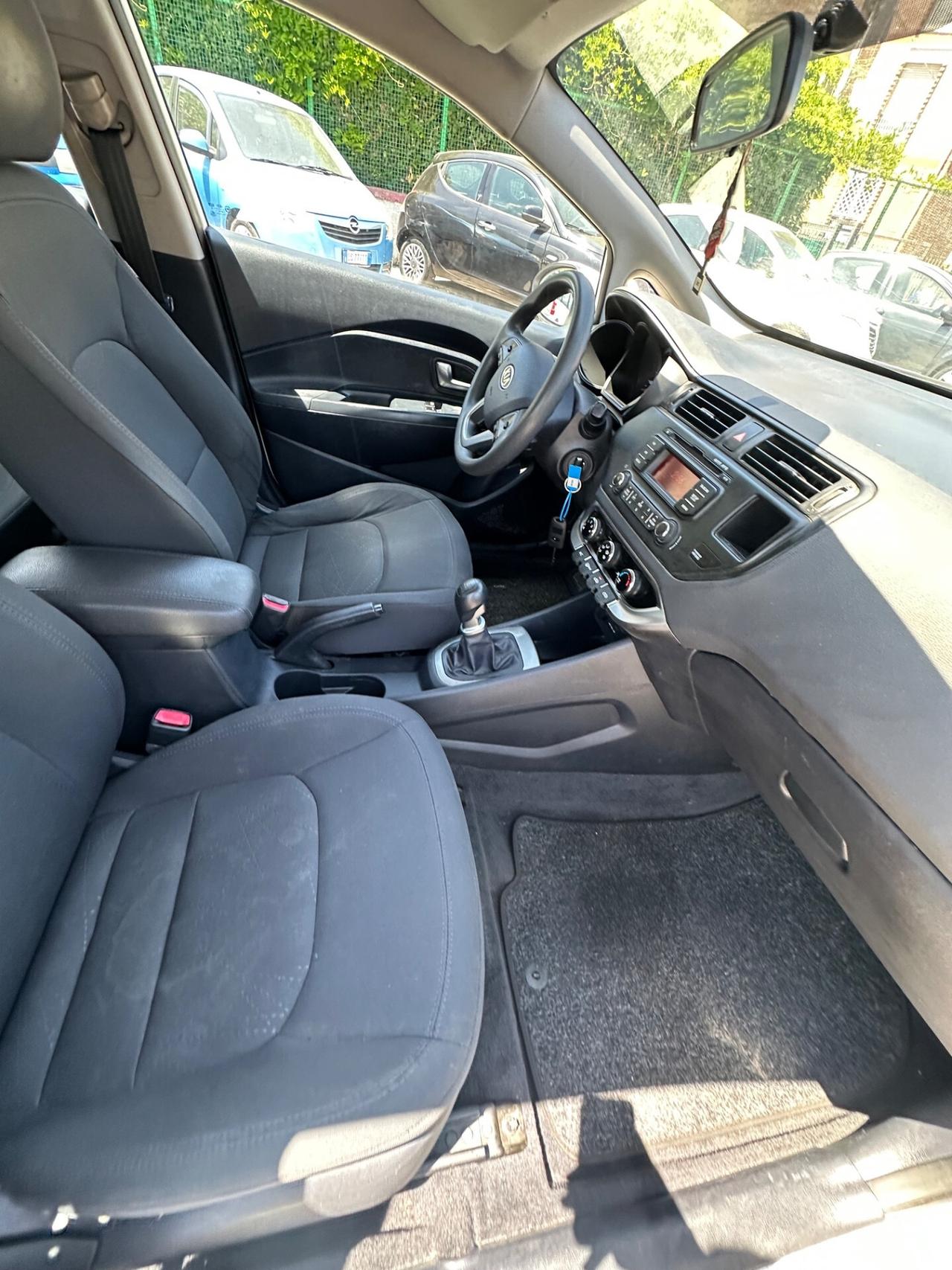Kia Rio 1.4 CRDi WGT 5p. EX