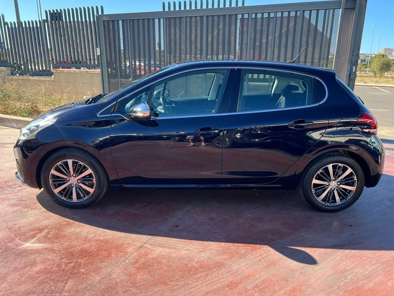 Peugeot 208 PureTech 82 5 porte Allure