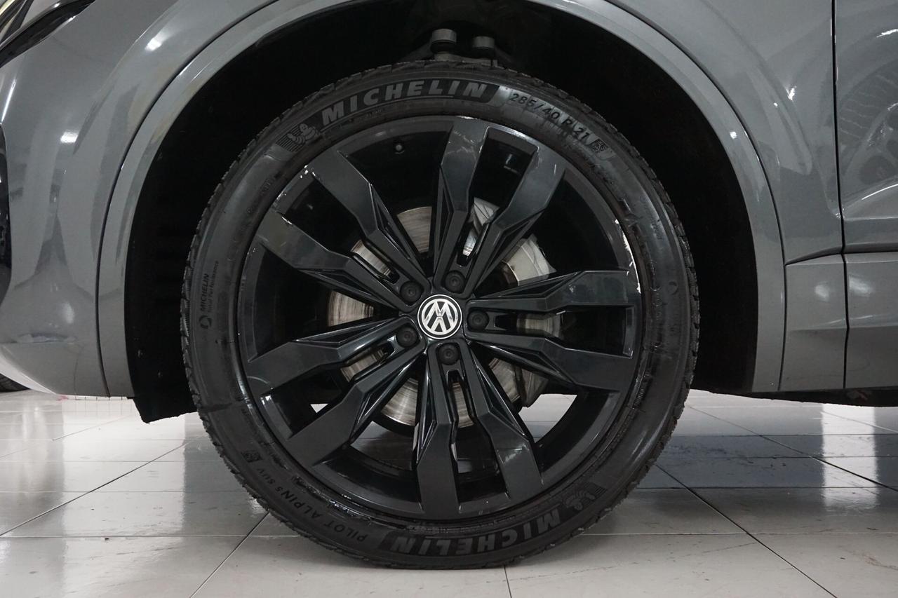 Volkswagen Touareg 3.0 V6 TDI SCR Black Style R Line