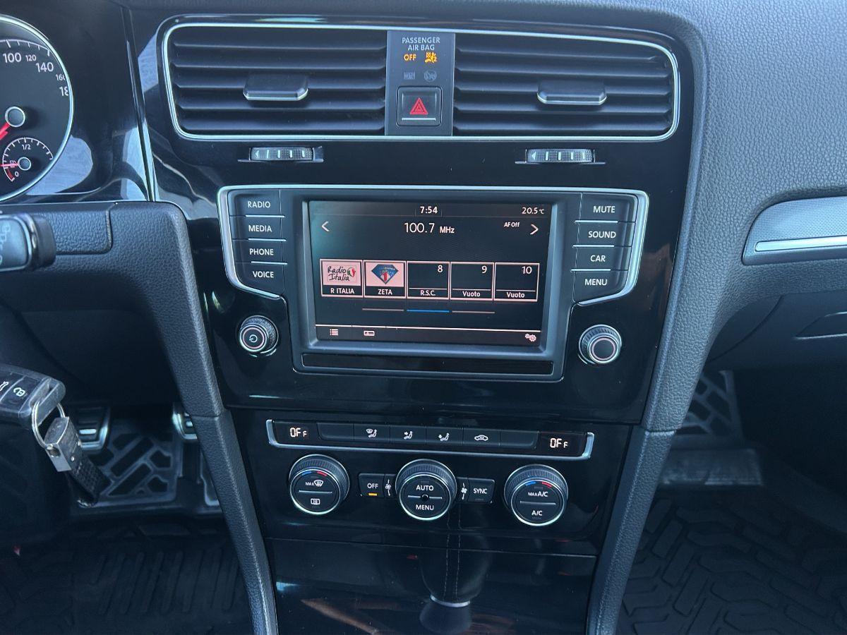VOLKSWAGEN - Golf - 1.6 TDI 110 CV 5p. R LINE
