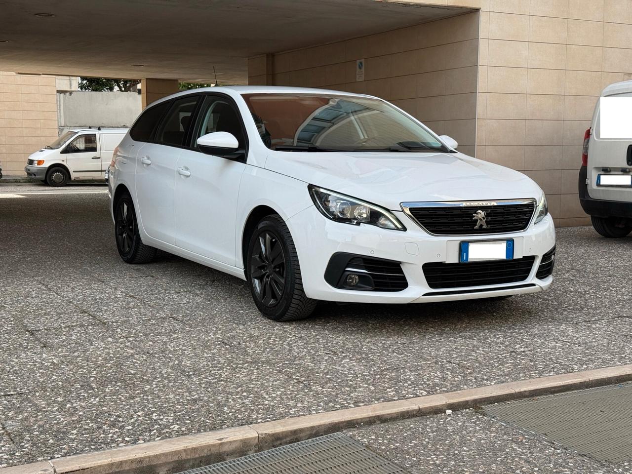 Peugeot 308 1.5 BlueHDi 130 cv S&S SW Active Business