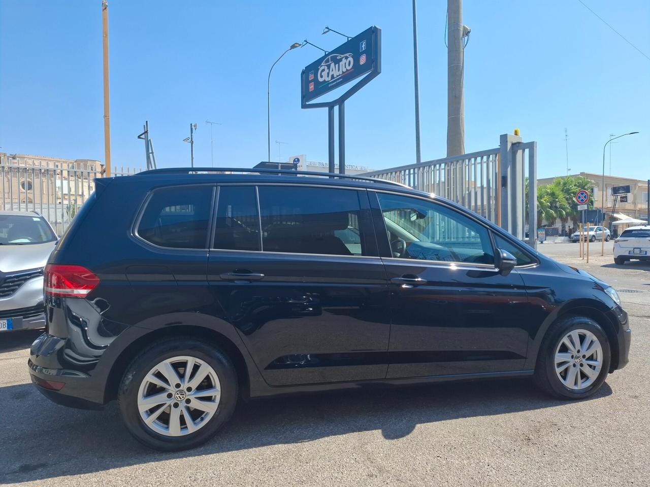 Volkswagen Touran 2.0 TDI 115 CV DSG 7 POSTI!