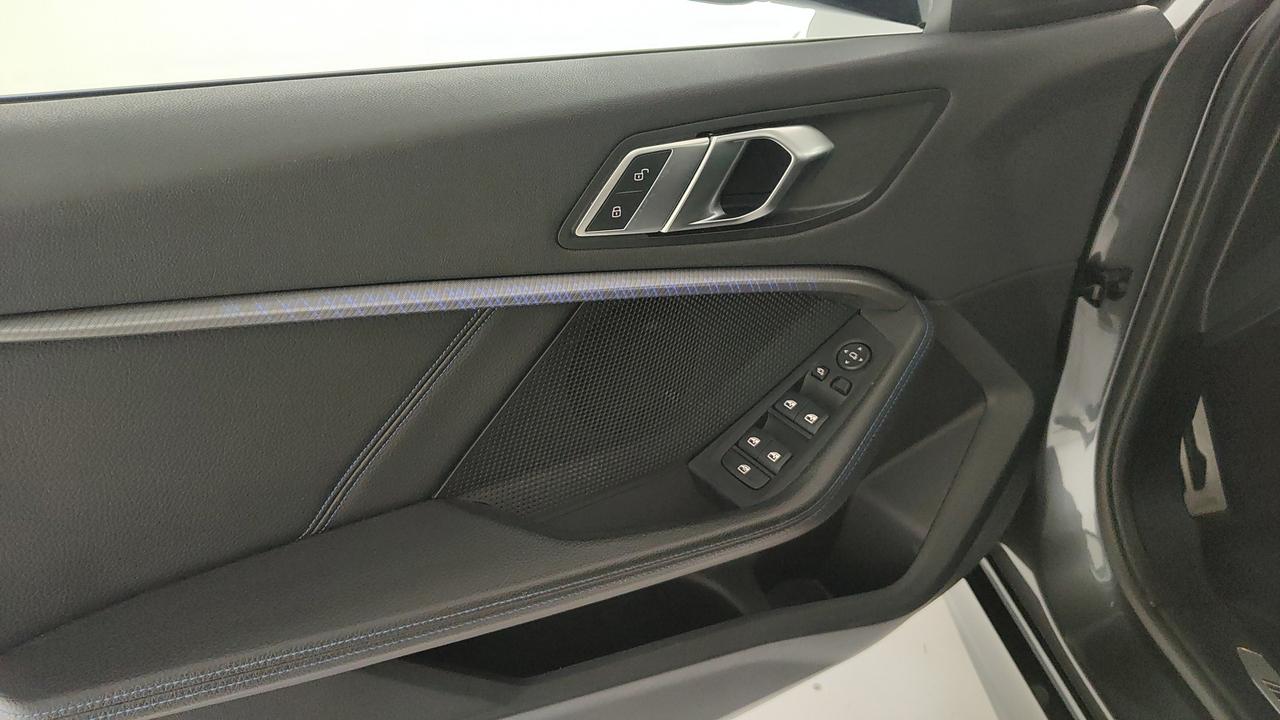 BMW Serie 1 F40 - 116d Msport auto